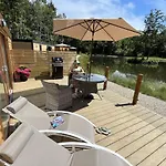 Oak Boutique Includes Hot Tub Air Con & Dog * York