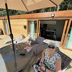 Oak Boutique Includes Hot Tub Air Con & Dog Vakantiehuis