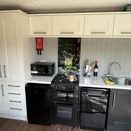 Oak Boutique Includes Hot Tub Air Con & Dog York