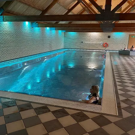 Oak Boutique Includes Hot Tub Air Con&dog *