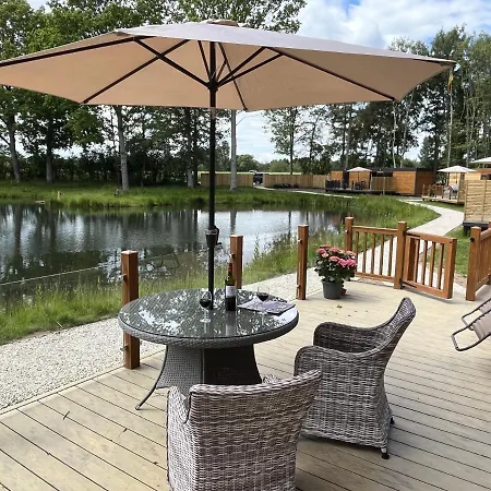 Oak Boutique Includes Hot Tub Air Con & Dog